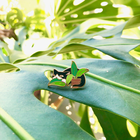 Shoal - Enamel Pin - Loki Cat - Plant Menace